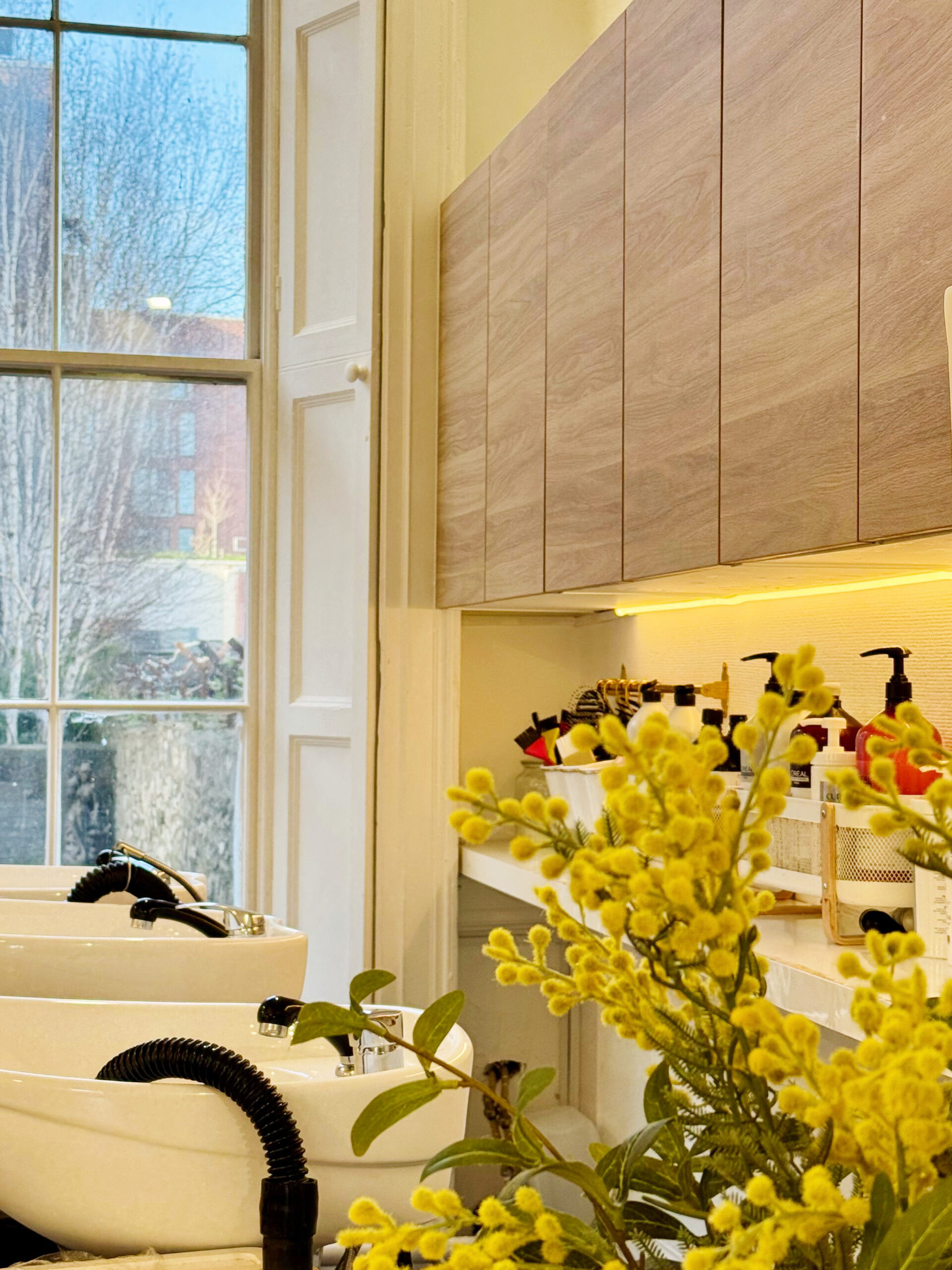 Salão Curl For You — lustre e decoração